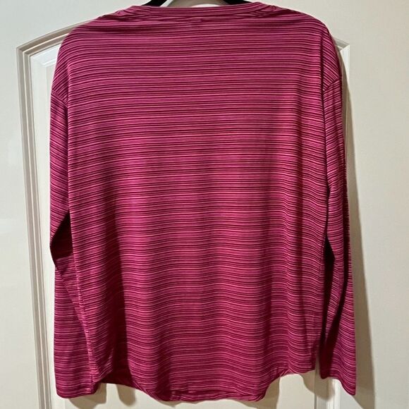 ATHLETA Cloudlight Stratus Top Dragonfruit Stripe Women’s Size Small - Picture 5 of 7